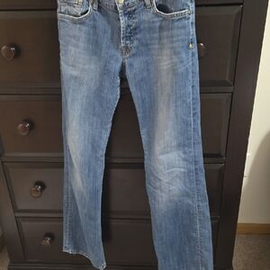 Lucky Brand blue denim jeans with red label